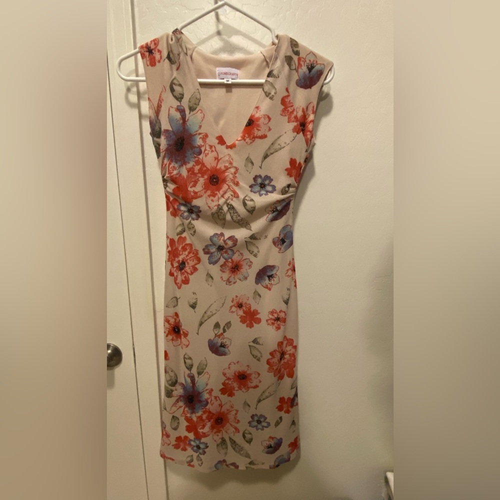 Beautiful floral A-Line Size Medium Dress.